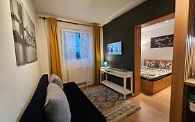 Elor Apartment